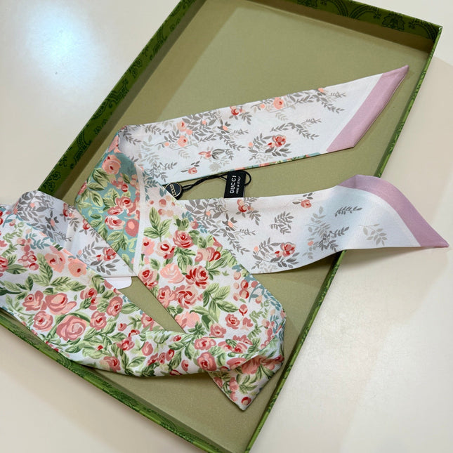 GUCCI 26S SCARF 120 IN SILK 267837