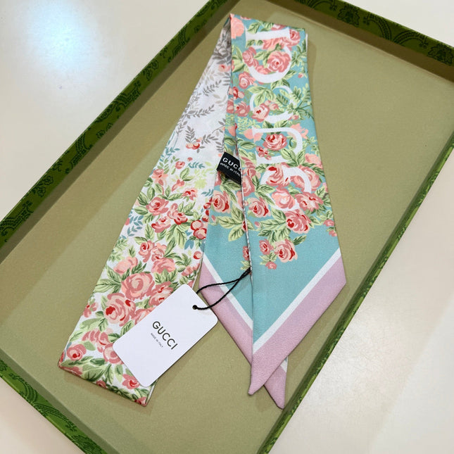 GUCCI 26S SCARF 120 IN SILK 267837