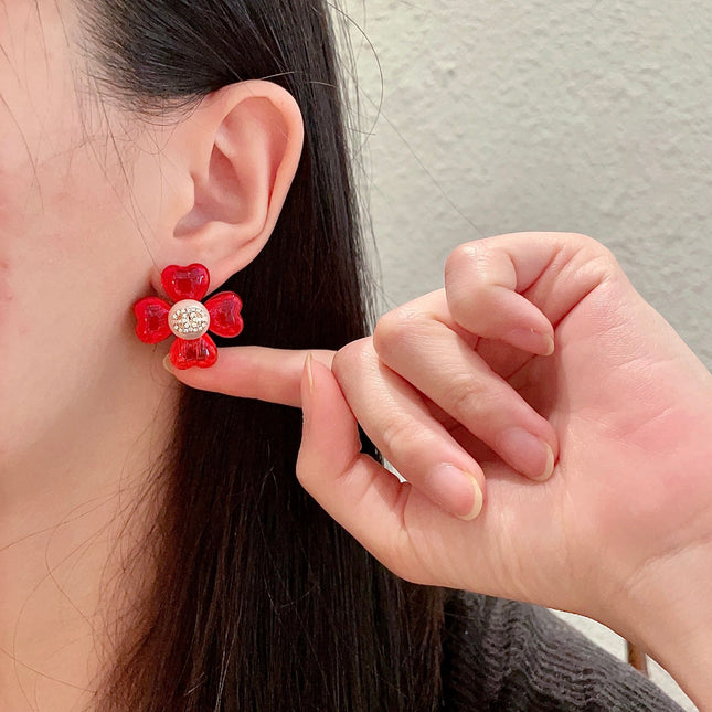 CHANEL 26S DOUBLE C CRYSTAL LOGO RED ENAMEL FLOWER STUD EARRINGS IN GOLD METAL 629185