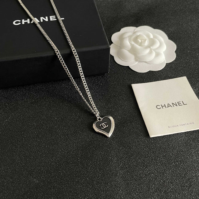 CHANEL 26S DOUBLE C HEART PENDANT CHAIN NECKLACE IN SILVER METAL 629978