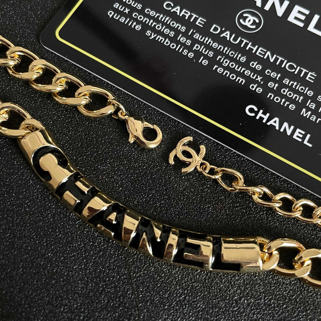 CHANEL 26S CHANEL BLACK LETTER LOGO CHAIN NECKLACE IN GOLD METAL 630061