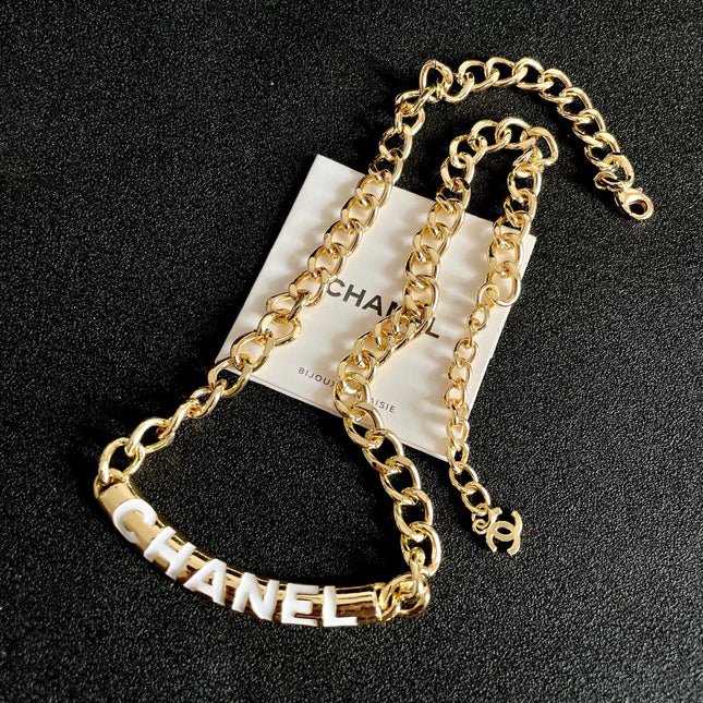 CHANEL 26S CHANEL LETTER LOGO CHAIN NECKLACE IN GOLD METAL WITH CC CHARM 630063