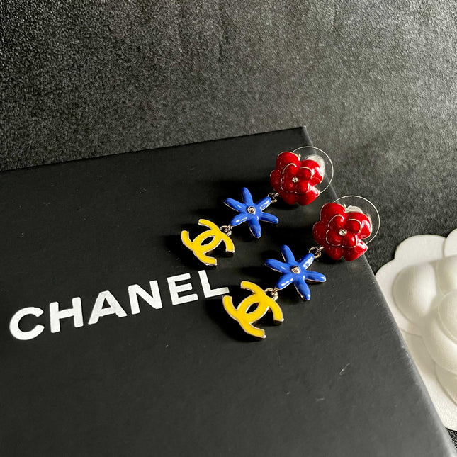 CHANEL 26S DOUBLE C LOGO MULTICOLOR FLORAL & STAR DROP EARRINGS IN GOLD METAL 630065