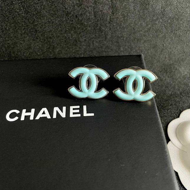 CHANEL 26S DOUBLE C LOGO TURQUOISE ENAMEL STUD EARRINGS IN GOLD METAL 630067
