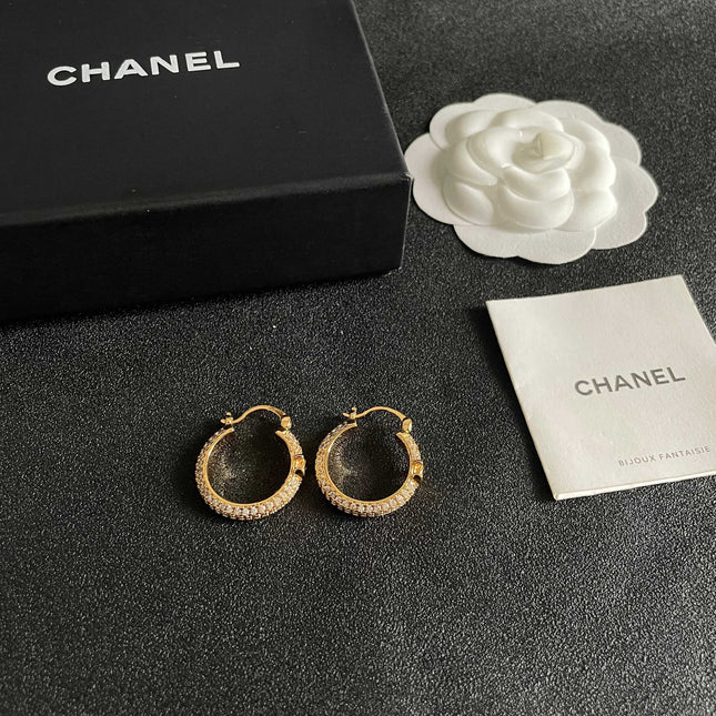 CHANEL 26S DOUBLE C LOGO FULL PAVE CRYSTAL HOOP EARRINGS IN GOLD METAL 630068