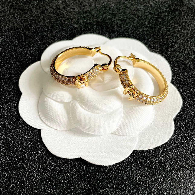 CHANEL 26S DOUBLE C LOGO FULL PAVE CRYSTAL HOOP EARRINGS IN GOLD METAL 630068