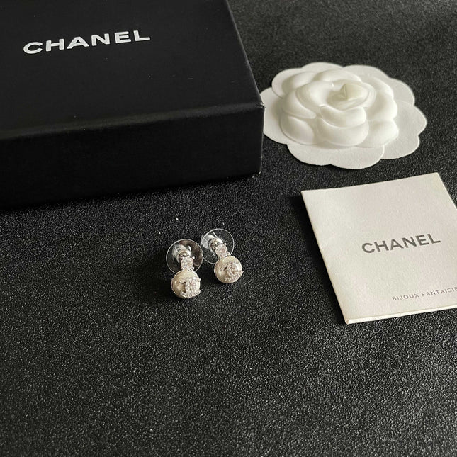 CHANEL 26S DOUBLE C ICON CRYSTAL STUD EARRINGS WITH PAVE LOGO DISC IN SILVER METAL 630076