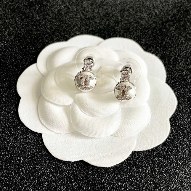 CHANEL 26S DOUBLE C ICON CRYSTAL STUD EARRINGS WITH PAVE LOGO DISC IN SILVER METAL 630076