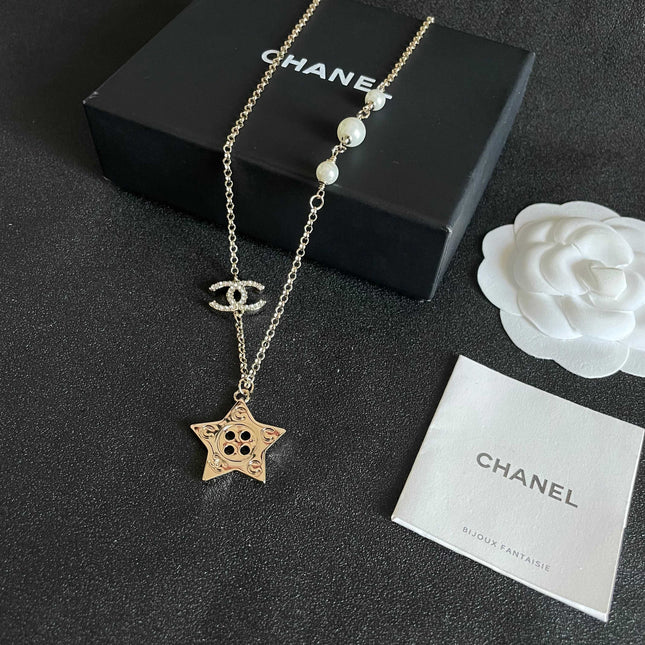 CHANEL 26S DOUBLE C LOGO CRYSTAL & STAR CHARM PEARL CHAIN NECKLACE IN GOLD METAL 629885