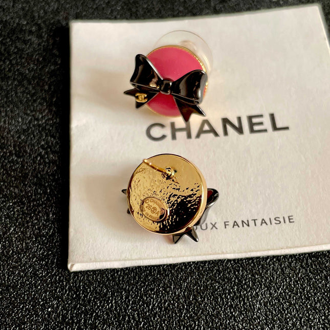 CHANEL 26S DOUBLE C LOGO BLACK BOW PINK ENAMEL ROUND STUD EARRINGS IN GOLD METAL 631023