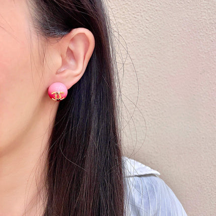 CHANEL 26S DOUBLE C LOGO RED PINK OMBRE ENAMEL ROUND STUD EARRINGS IN GOLD METAL 631036