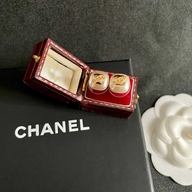 CHANEL 26S DOUBLE C LOGO PEARL WHITE ENAMEL SQUARE STUD EARRINGS IN GOLD METAL 631035