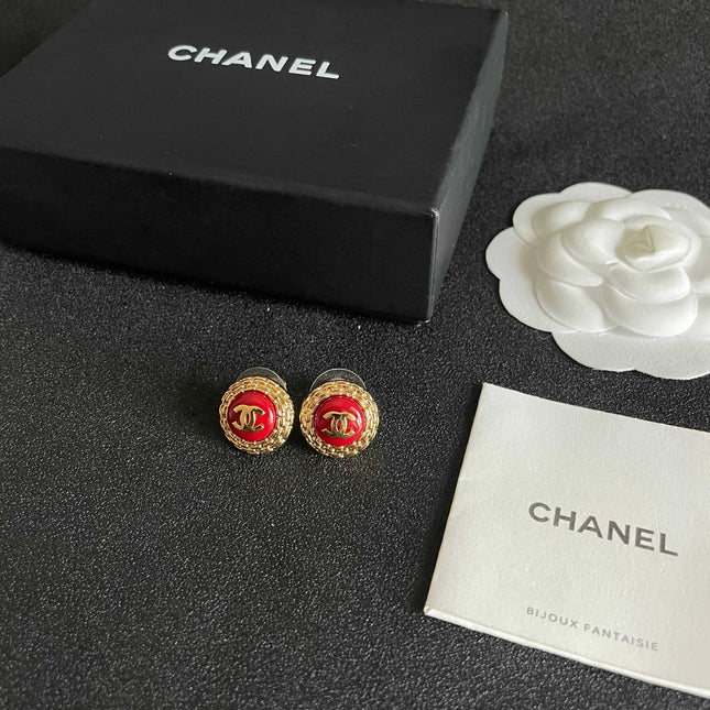 CHANEL 26S DOUBLE C LOGO ROUND STUD EARRINGS IN RED ENAMEL WITH GOLD CHAIN DETAIL 631909