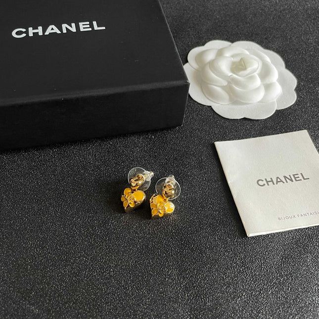 CHANEL 26S DOUBLE C HEART DROP EARRINGS IN GOLD METAL 631912