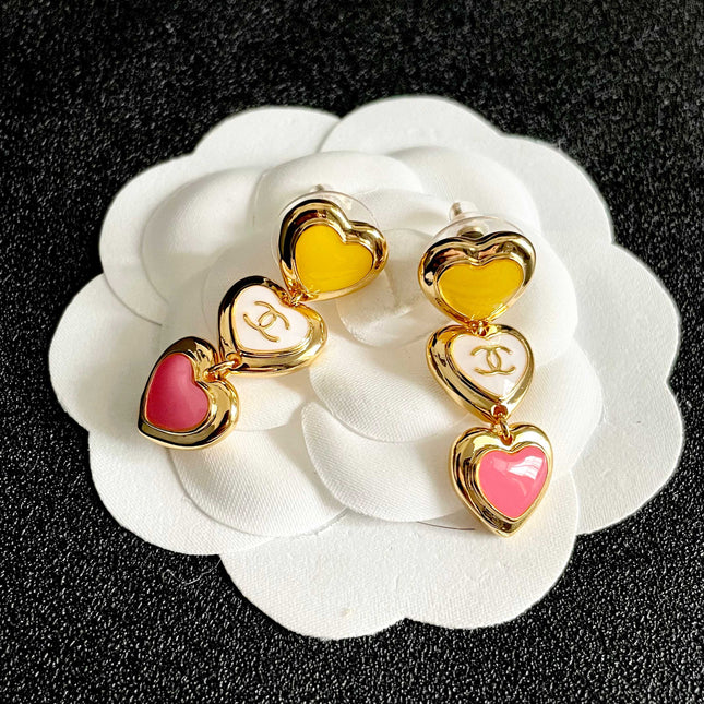 CHANEL 26S DOUBLE C LOGO MULTICOLOR HEART TRIPLE DROP EARRINGS IN GOLD METAL 633300