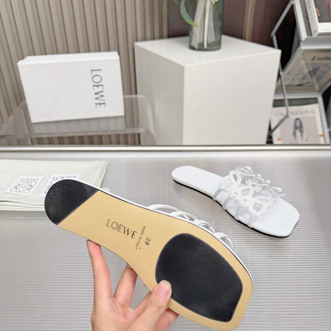 LOEWE 26S FLAT SANDALS IN WHITE CALFSKIN WITH CRYSTALS