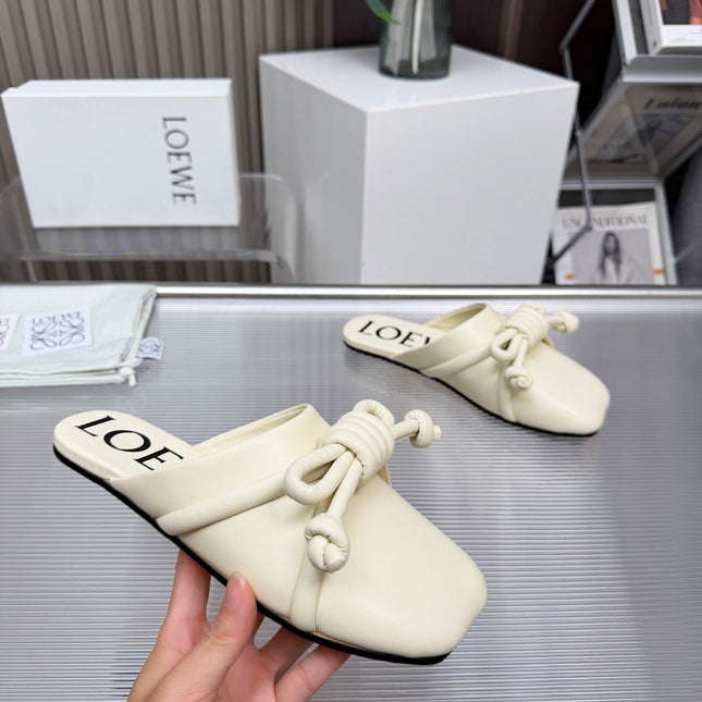 LOEWE 26S MULE LOAFERS IN IVORY WHITE CALFSKIN KNOT DETAIL