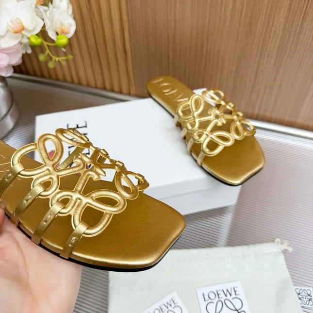 LOEWE 26S PETAL ANAGRAM SLIDE IN GOLD SOFT CALFSKIN