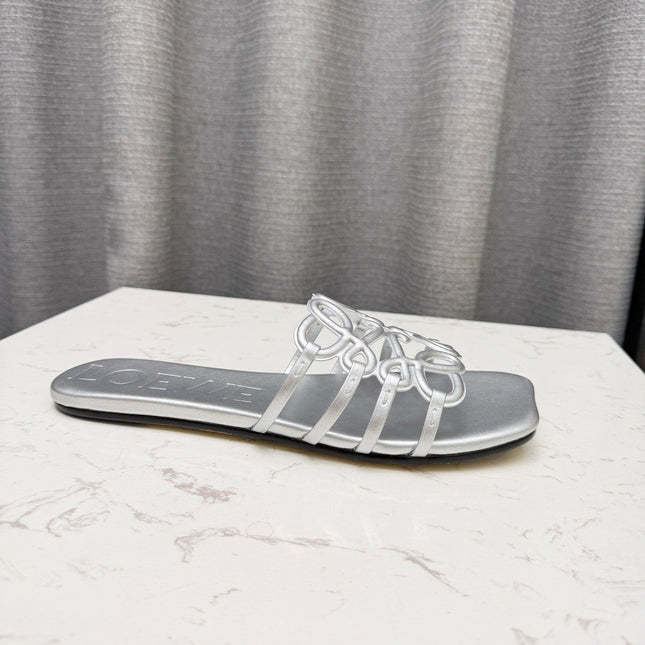 LOEWE 26S PETAL ANAGRAM SLIDE IN SILVER SOFT CALFSKIN
