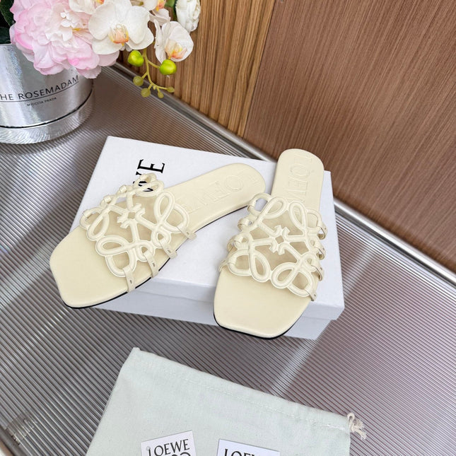 LOEWE 26S PETAL ANAGRAM SLIDE IN CREAM WHITE SOFT CALFSKIN