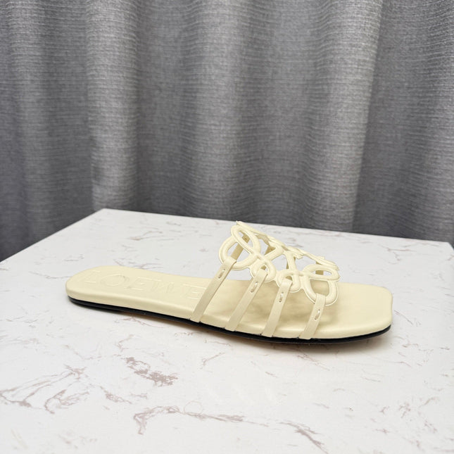 LOEWE 26S PETAL ANAGRAM SLIDE IN CREAM WHITE SOFT CALFSKIN