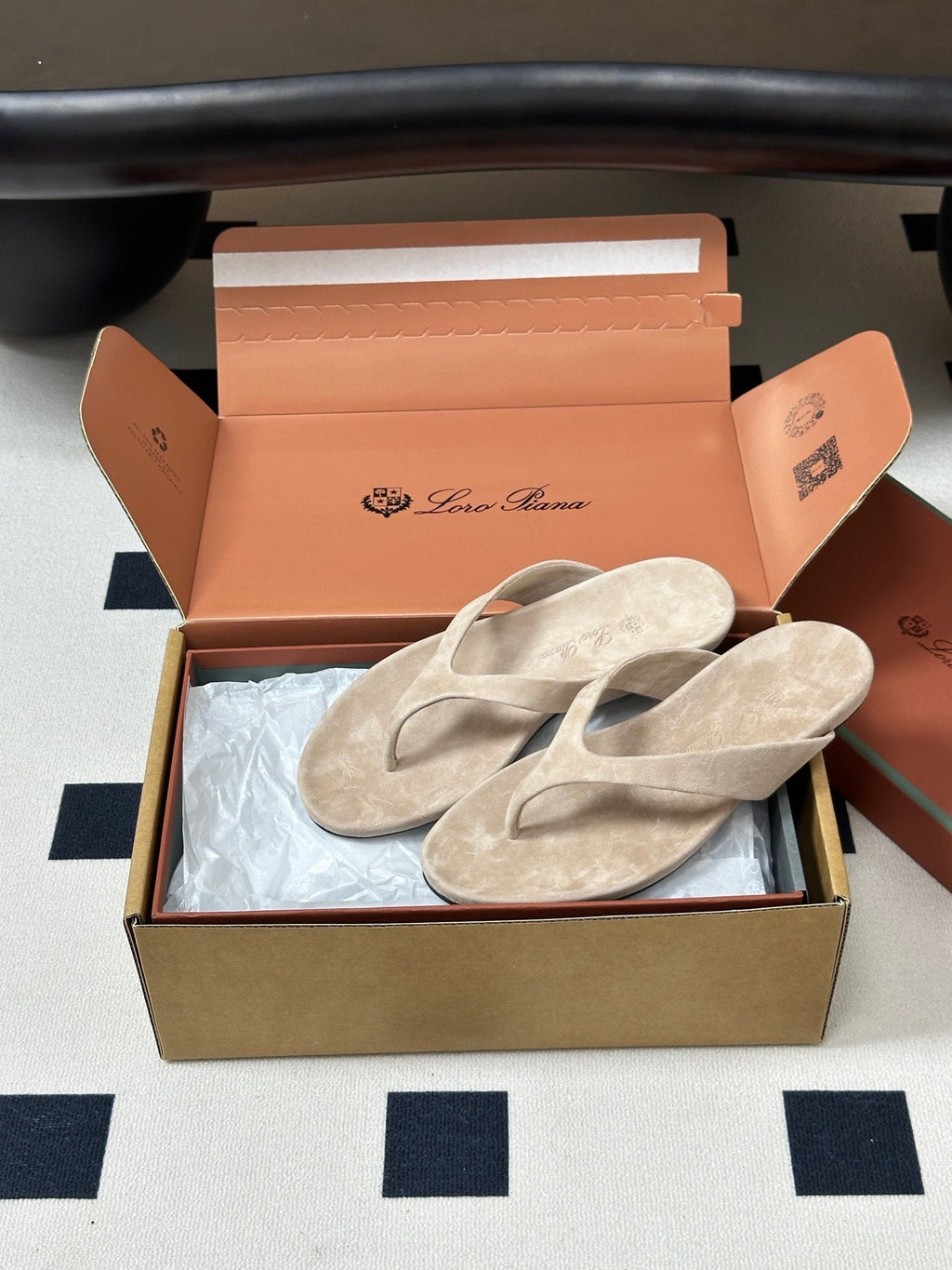 LP 26S THONG SANDALS IN BEIGE SUEDE