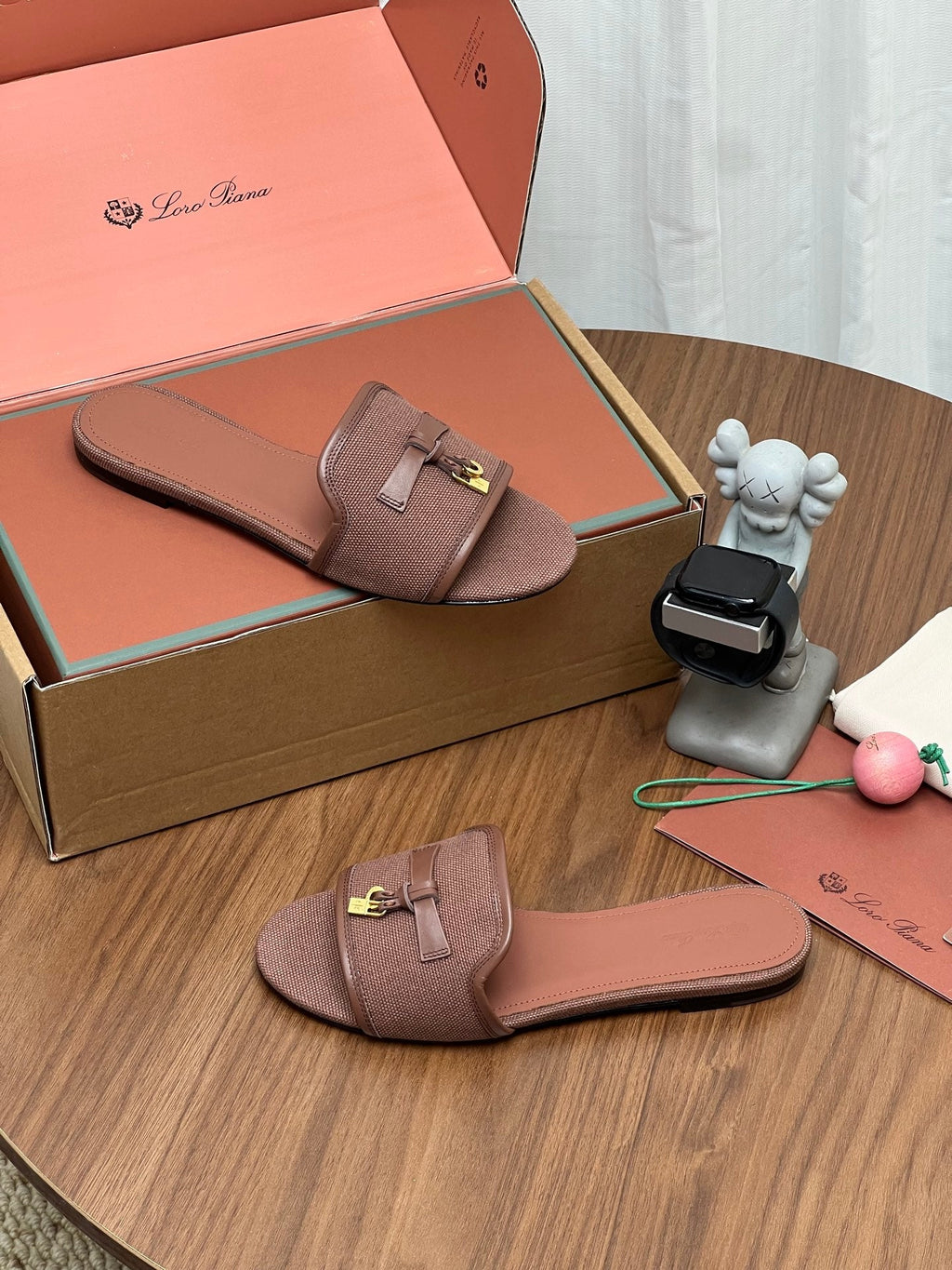 LP 26S SLIDES IN MUSHROOM BROWN CANVAS AND CALFSKIN