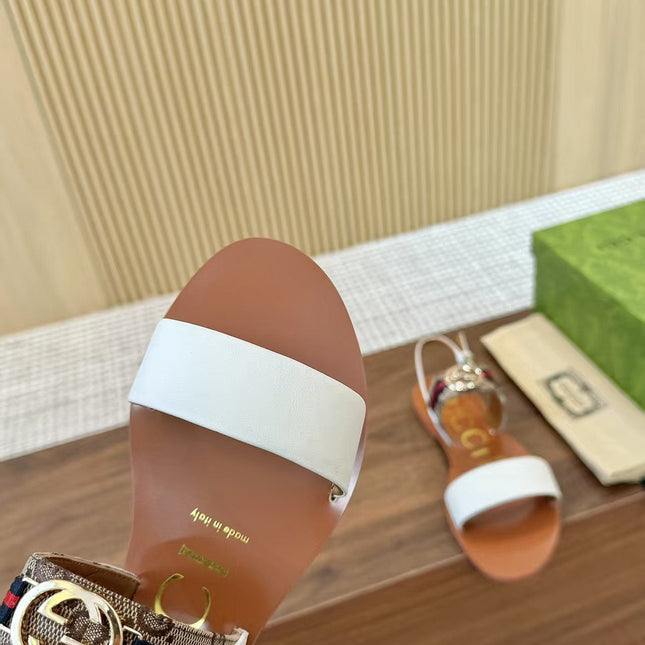 GUCCI 26S STRAP FLAT SANDALS IN WHITE CALFSKIN GOLD HARDWARE
