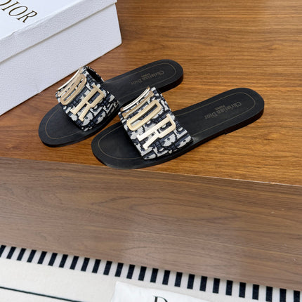DIOR 26S D-WAY SLIDE IN BLACK DIOR OBLIQUE EMBROIDERED COTTON WITH GOLD HARDWARE
