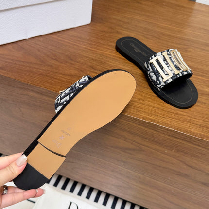 DIOR 26S D-WAY SLIDE IN BLACK DIOR OBLIQUE EMBROIDERED COTTON WITH GOLD HARDWARE