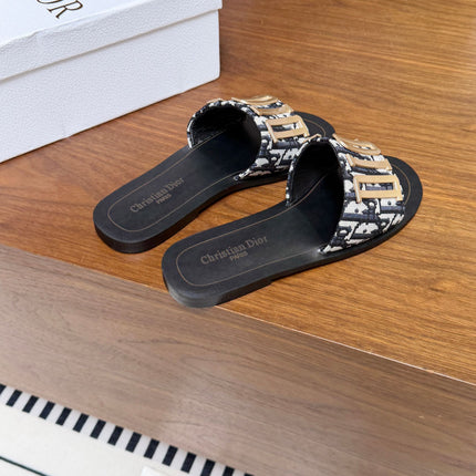 DIOR 26S D-WAY SLIDE IN BLACK DIOR OBLIQUE EMBROIDERED COTTON WITH GOLD HARDWARE