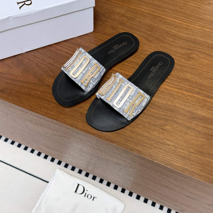 DIOR 26S D-WAY SLIDE IN LIGHT GREY DIOR OBLIQUE EMBROIDERED COTTON WITH GOLD HARDWARE