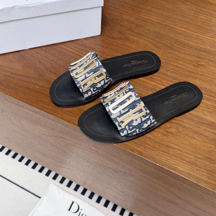 DIOR 26S D-WAY SLIDE IN BLUE DIOR OBLIQUE EMBROIDERED COTTON WITH GOLD HARDWARE