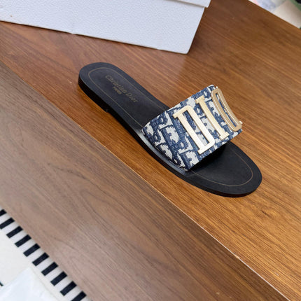 DIOR 26S D-WAY SLIDE IN BLUE DIOR OBLIQUE EMBROIDERED COTTON WITH GOLD HARDWARE