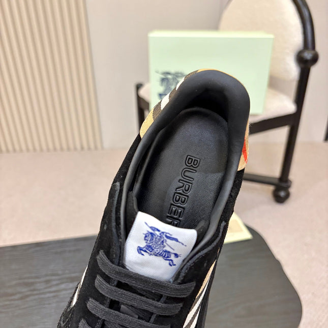 BURBERRY 26S SNEAKERS IN BLACK SUEDE