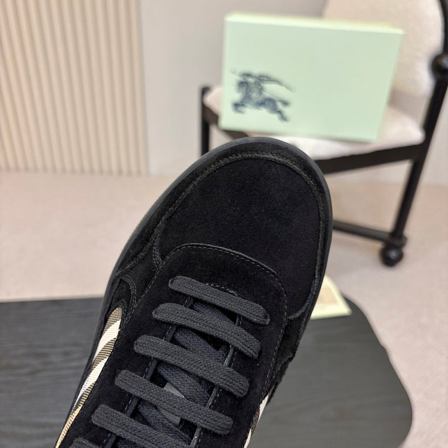 BURBERRY 26S SNEAKERS IN BLACK SUEDE