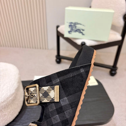 BURBERRY 26S DOUBLE BUCKLE SANDALS IN BLACK SUEDE