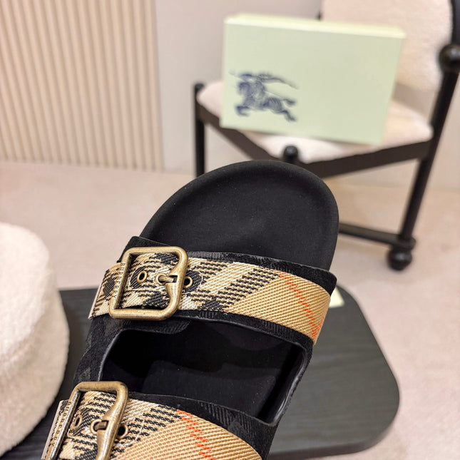 BURBERRY 26S DOUBLE BUCKLE SANDALS IN BLACK SUEDE