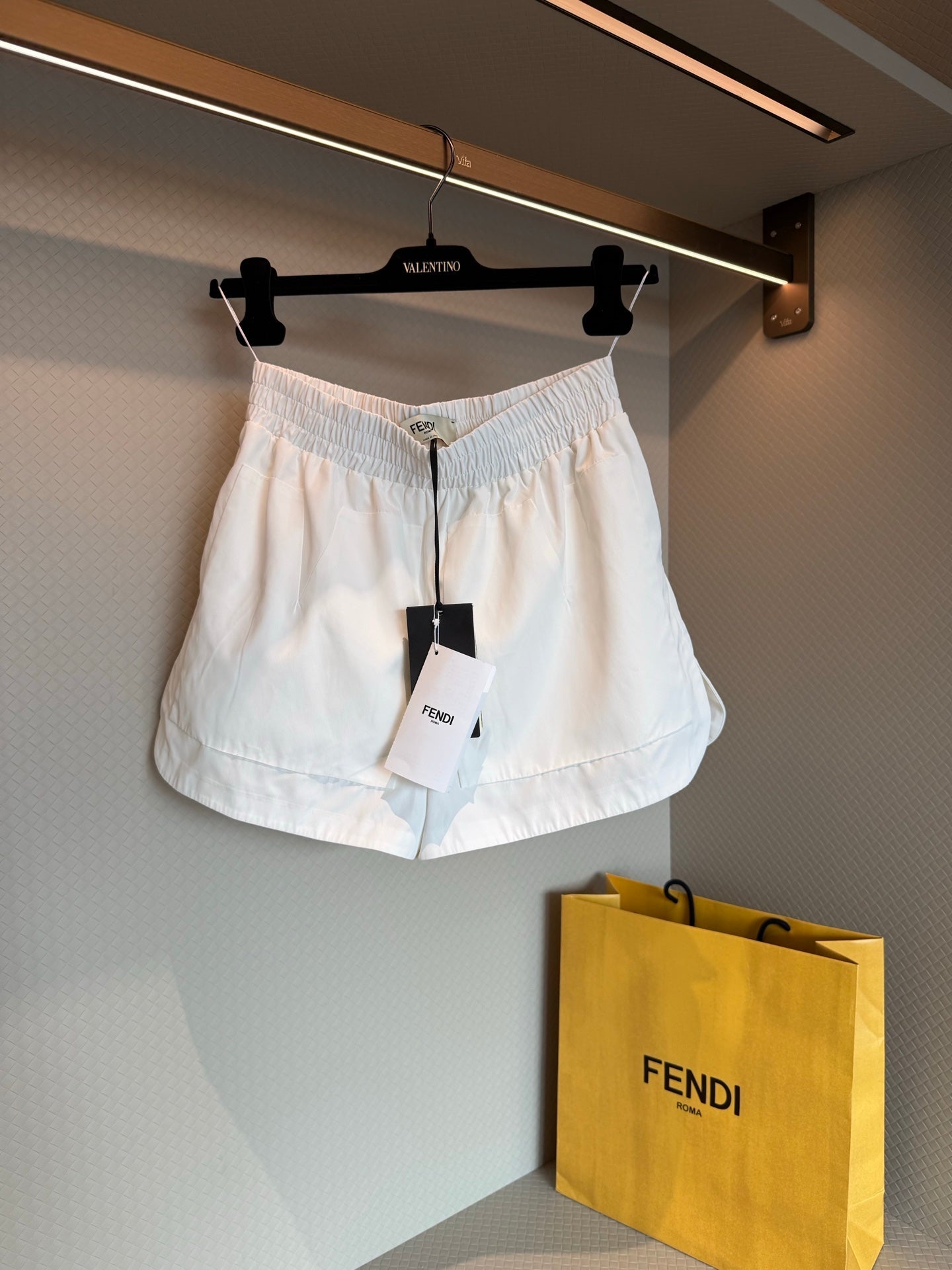 FENDI 26S SHORTS 070