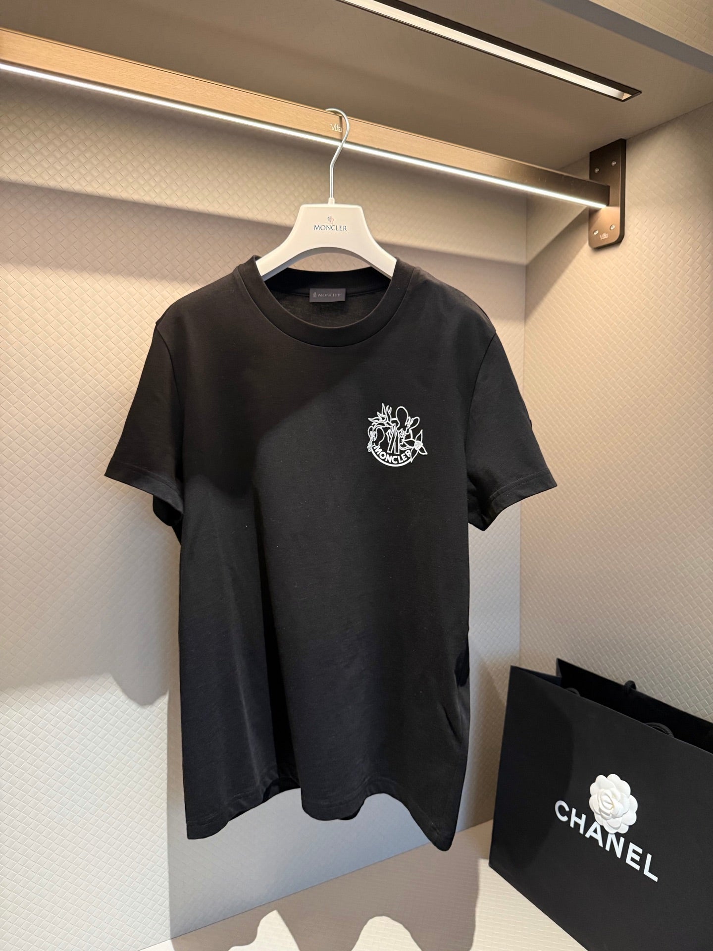 MONCLER 26S SHORT-SLEEVE T-SHIRT 695