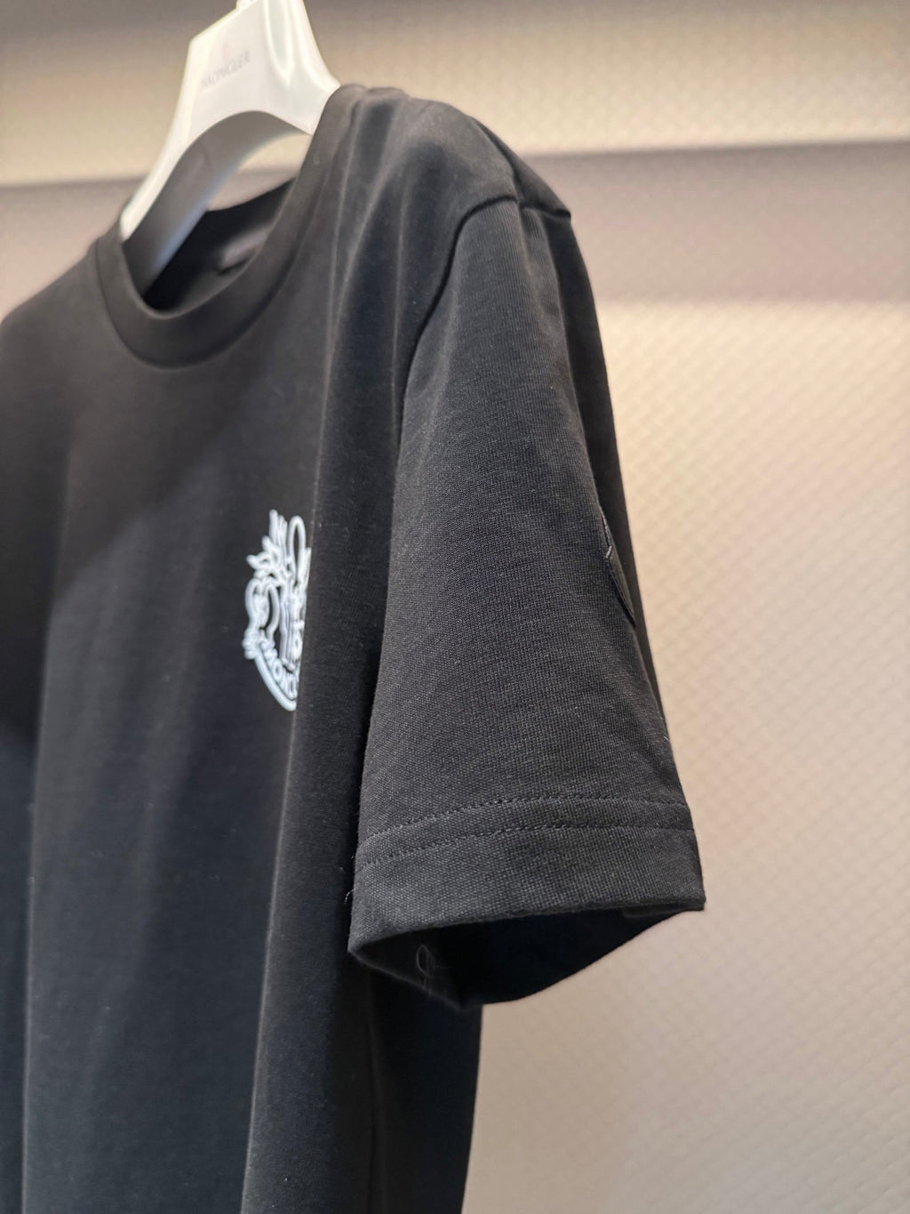 MONCLER 26S SHORT-SLEEVE T-SHIRT 695