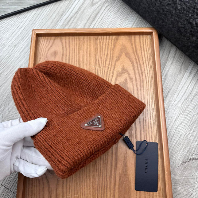 BEANIE HAT IN RED BROWN WOOL 332398