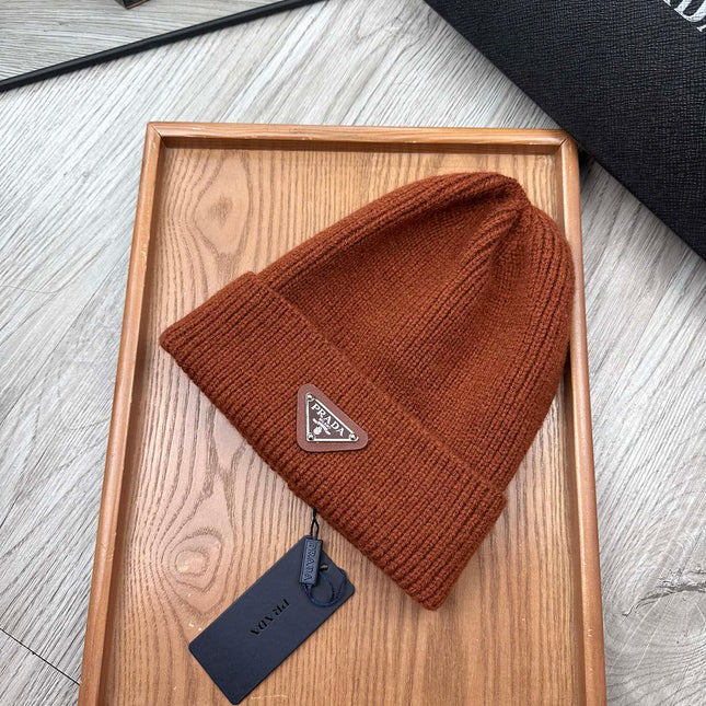 BEANIE HAT IN RED BROWN WOOL 332398
