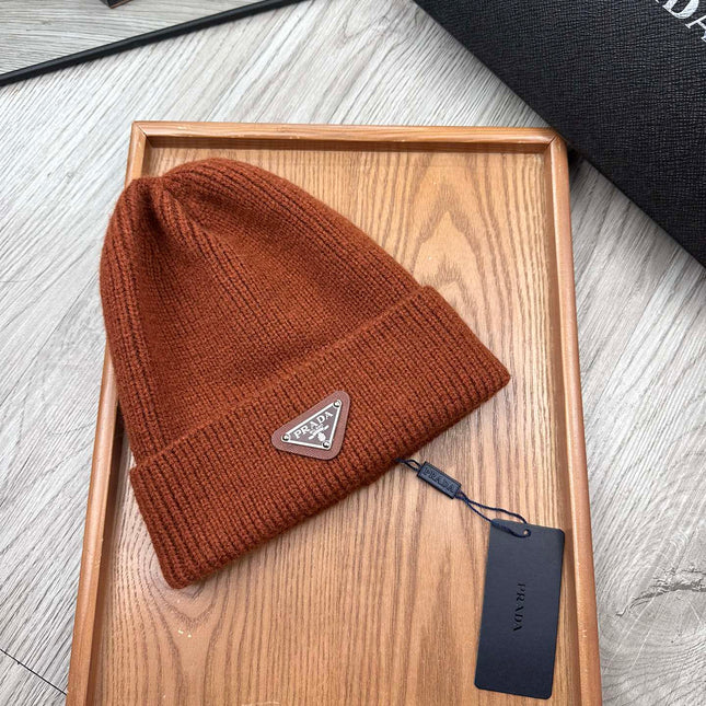 BEANIE HAT IN RED BROWN WOOL 332398