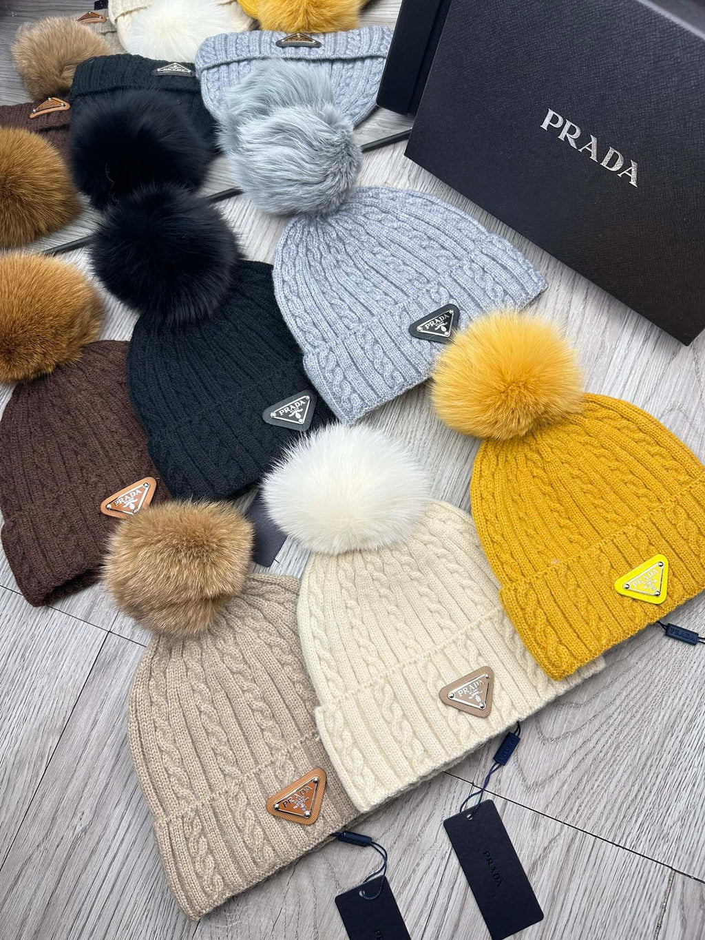 BEANIE HAT IN CHOCOLATE BROWN WOOL 352364