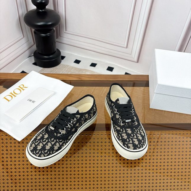 DIOR 26S LOW TOP SNEAKERS 35MM IN BLACK OBLIQUE CANVAS WITH RUBBER SOLE
