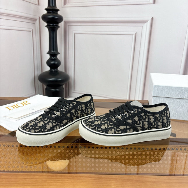 DIOR 26S LOW TOP SNEAKERS 35MM IN BLACK OBLIQUE CANVAS WITH RUBBER SOLE