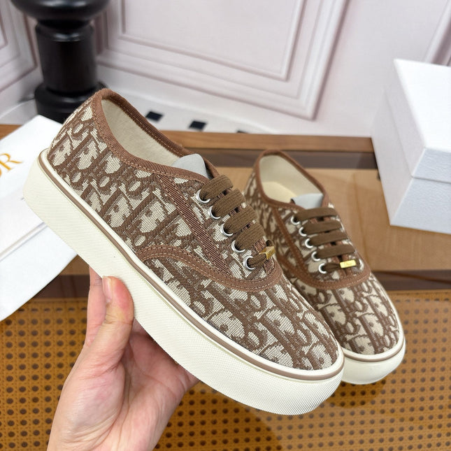 DIOR 26S LOW TOP SNEAKERS IN BROWN OBLIQUE CANVAS WITH RUBBER SOLE