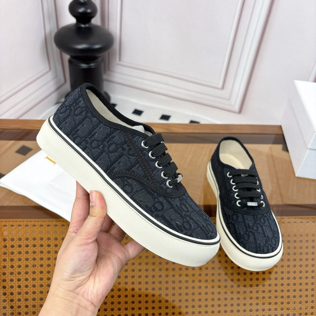 DIOR 26S LOW TOP SNEAKERS IN BLACK OBLIQUE CANVAS WITH RUBBER SOLE