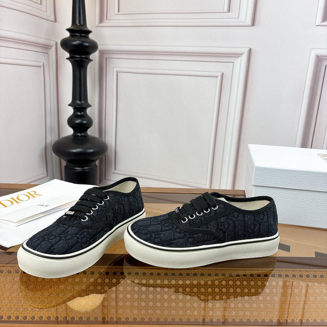 DIOR 26S LOW TOP SNEAKERS IN BLACK OBLIQUE CANVAS WITH RUBBER SOLE